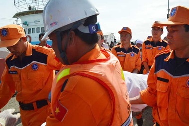 Vụ chìm tàu Hải Thành 26: 2 người sống sót bị khởi tố