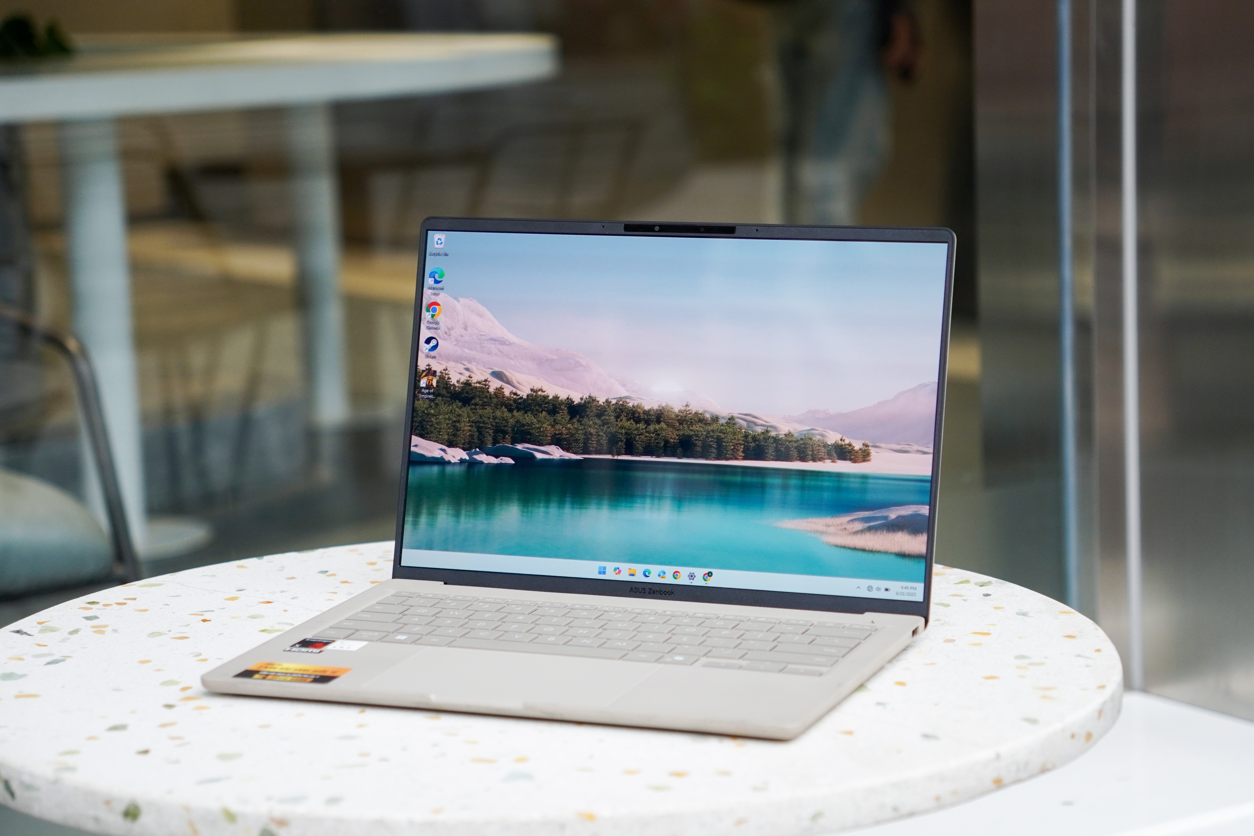 Đánh giá Asus Zenbook A14: Laptop AI chạy chip Snapdragon X sẽ dành cho ai?