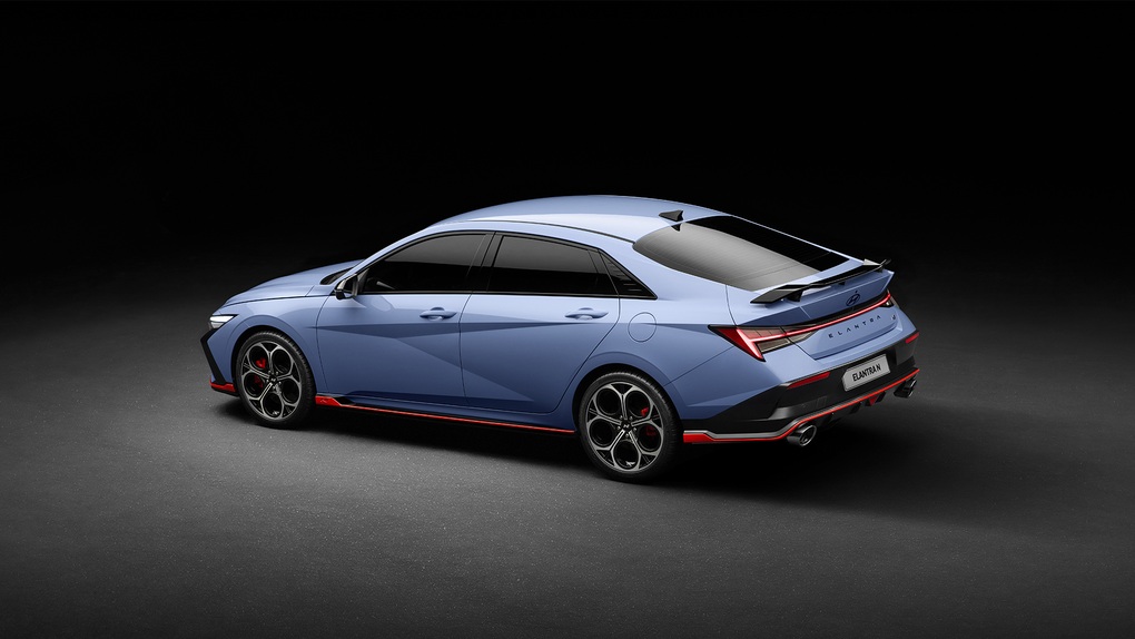Hyundai Elantra N 2024 lộ diện, ngoại hình cá tính hơn cho các tay chơi - 7 Hyundai Elantra N 2024 lộ diện, ngoại hình cá tính hơn cho các tay chơi - 7