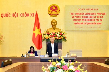 "Quản lý nhà nước ở đâu để có cả đường dây đưa học sinh đi bán trinh?!"