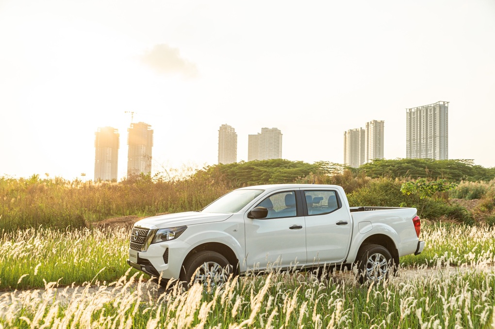 Nissan Navara EL 2WD, bước đi cần thiết của Nissan? - 3 Nissan Navara EL 2WD, bước đi cần thiết của Nissan? - 3