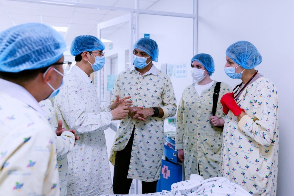 Bé trai người Nga bị tai nạn nguy kịch và cuộc níu mạng đặc biệt ở Việt Nam - 3 Bé trai người Nga bị tai nạn nguy kịch và cuộc níu mạng đặc biệt ở Việt Nam - 3