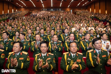 Đề xuất tiêu chí xét thăng quân hàm cấp tướng vượt bậc, trước thời hạn