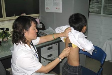 Viêm khớp ở trẻ em: Phát hiện muộn, dễ gây tàn phế