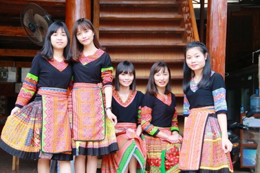 Sinh viên Hà thành lên Hòa Bình hóa thành cô gái bản xinh đẹp