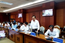 Giám đốc Sở Y tế bật khóc, giải trình giá mua máy xét nghiệm Covid-19