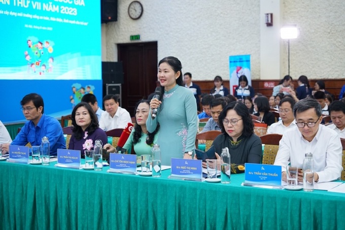 Bà Tôn Ngọc Hạnh, Phó Chủ tịch Hội Liên hiệp phụ nữ Việt Nam chia sẻ về vai trò của người mẹ trong việc phòng, chống xâm hại trẻ em.