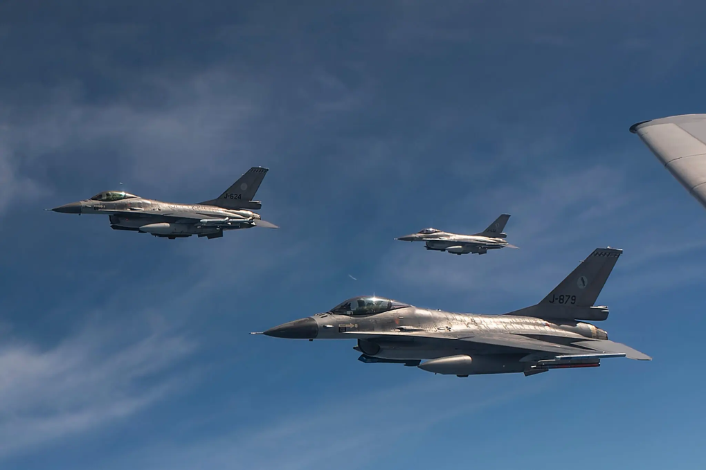 Chiến đấu cơ F-16 sắp xuất hiện ở Ukraine - 1 Chiến đấu cơ F-16 sắp xuất hiện ở Ukraine - 1