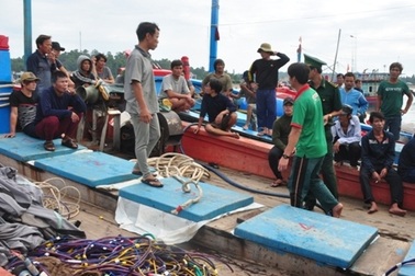 Tàu cá Quảng Ngãi lại bị tấn công ở Hoàng Sa