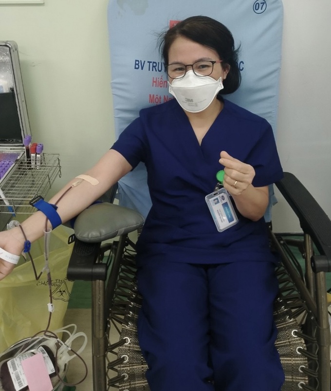 Chị không nhớ số lần tình nguyện tham gia hiến máu.