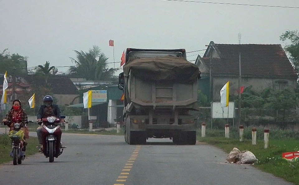 Xuất hiện nhiều đối tượng dò đường, dẫn lối cho chủ xe né chốt CSGT - 1 Xuất hiện nhiều đối tượng dò đường, dẫn lối cho chủ xe né chốt CSGT - 1