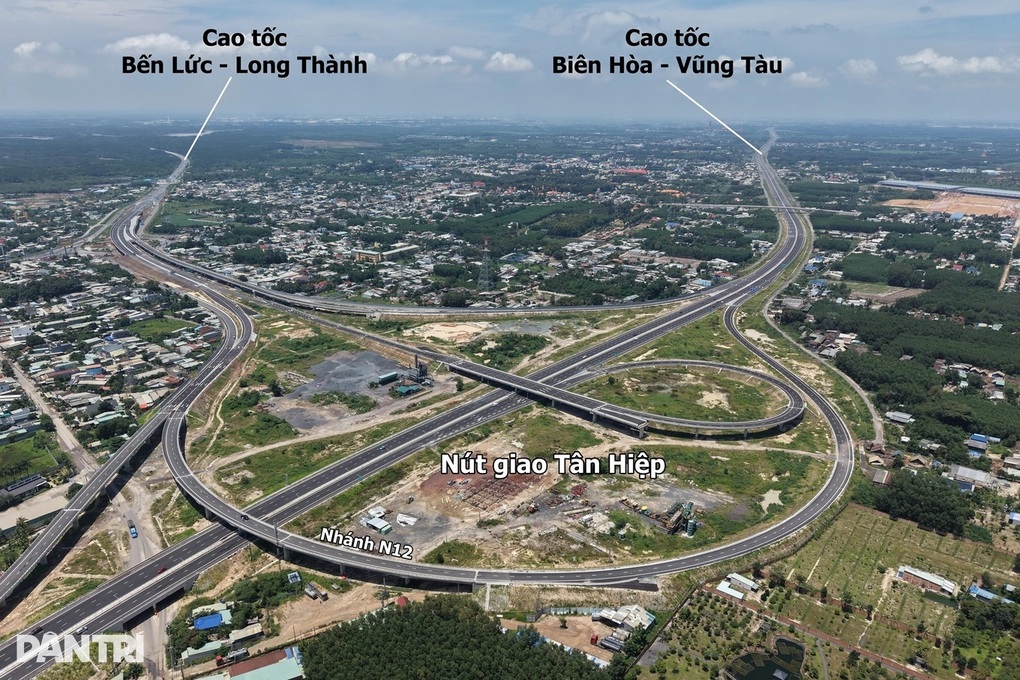 Đốc thúc thông xe nút giao cuối tuyến Bến Lức - Long Thành trong tháng 10 - 1