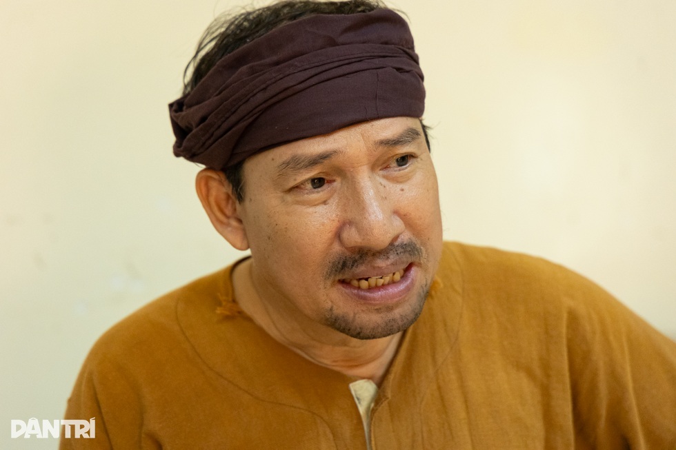 Quang Thắng từng khuyên Quốc Khánh lấy vợ, kể cuộc sống một mình ở Hà Nội - 1 Quang Thắng từng khuyên Quốc Khánh lấy vợ, kể cuộc sống một mình ở Hà Nội - 1