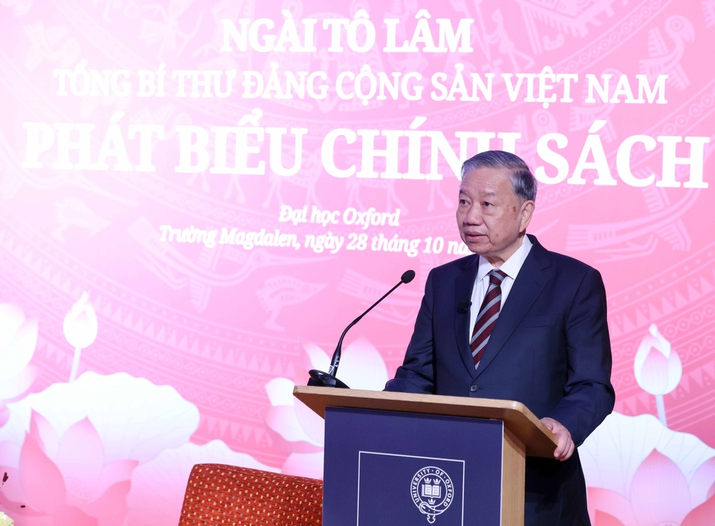 Generalsekreterare: Att sätta människan i centrum för varje utvecklingsstrategi - 1 Tổng Bí thư: Đặt con người ở vị trí trung tâm của mọi chiến lược phát triển - 1