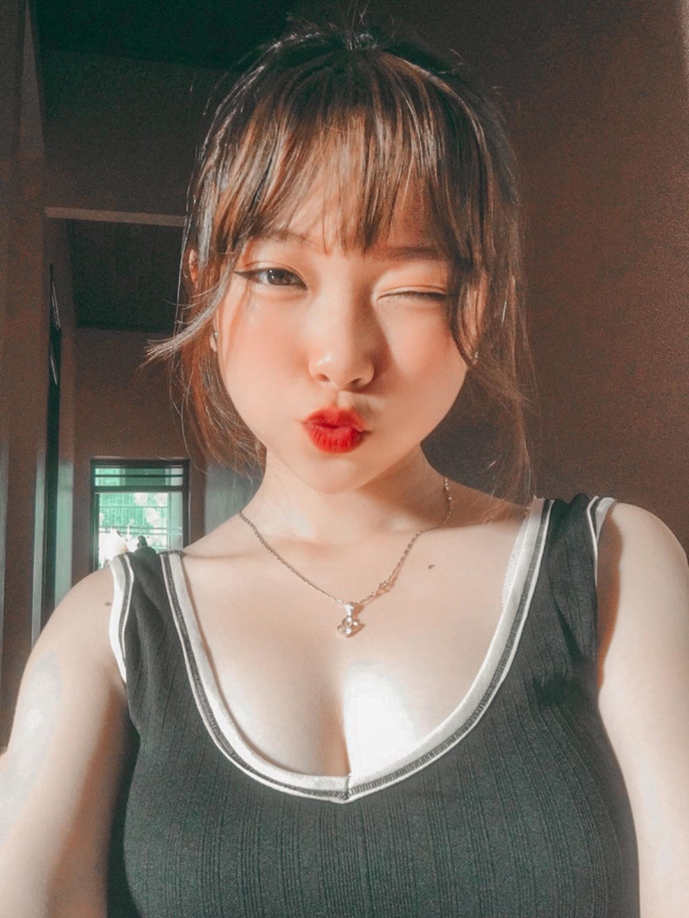 Nữ sinh Lạng Sơn nổi như cồn nhờ bức ảnh thẻ giờ ra sao? - 18 Nữ sinh Lạng Sơn nổi như cồn nhờ bức ảnh thẻ giờ ra sao? - 18