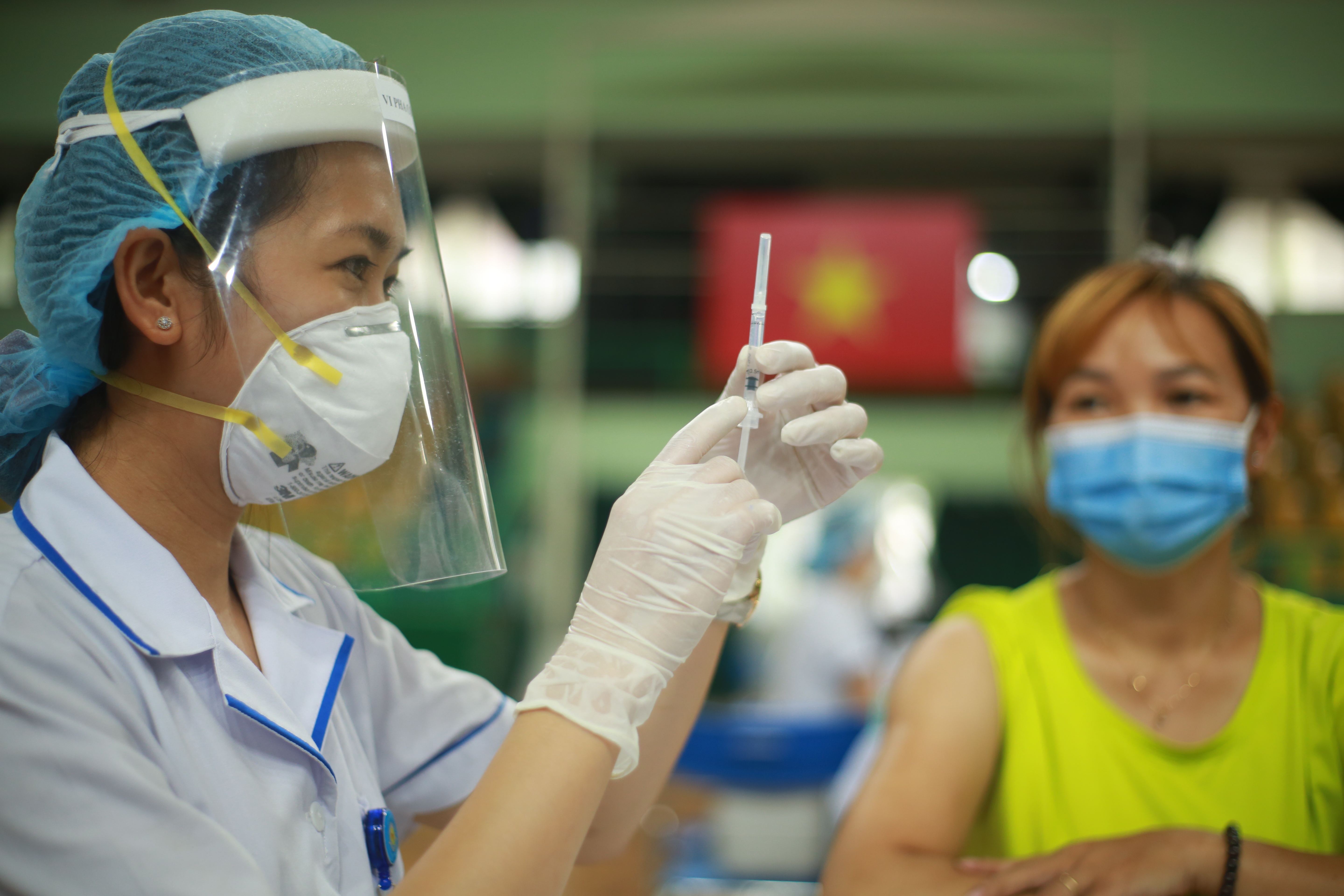 TPHCM hay Hà Nội nhất quyết không thể nới lỏng giãn cách một mình - 1 TPHCM hay Hà Nội nhất quyết không thể nới lỏng giãn cách một mình - 1