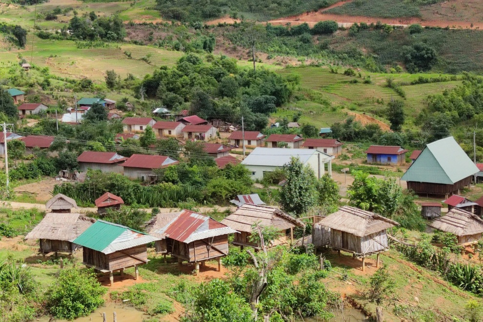 Hơn 15 năm, thôn nghèo phải dời làng 3 lần vì sạt lở - 3 Hơn 15 năm, thôn nghèo phải dời làng 3 lần vì sạt lở - 3
