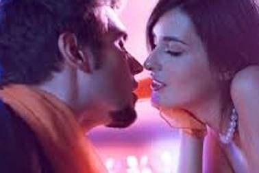 Nữ sinh cá độ bóng đá bằng “tình một đêm”