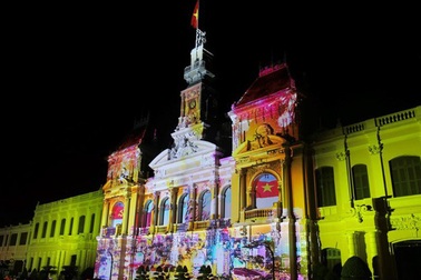 Không pháo hoa, đi đâu, xem gì đêm Giao thừa?