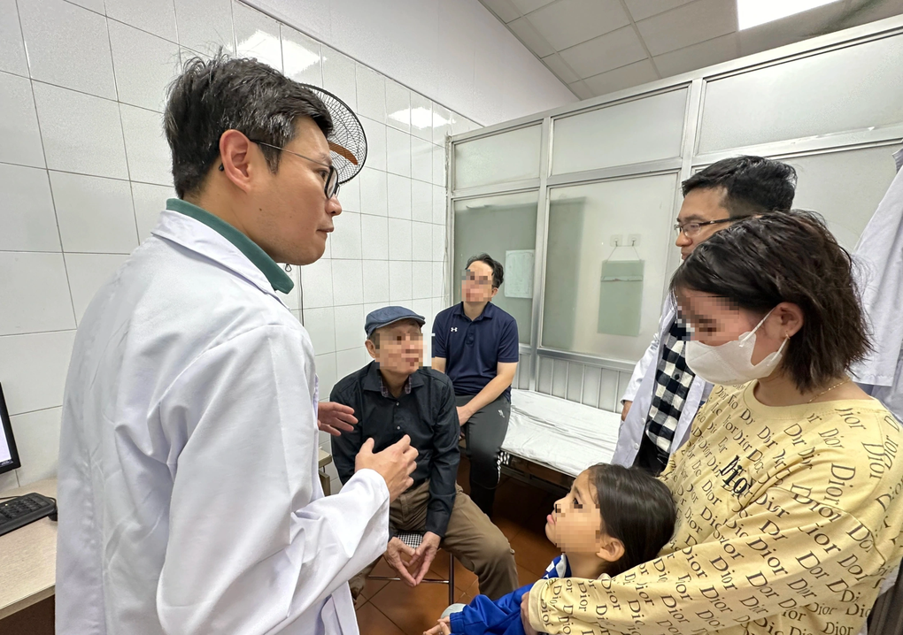 Bệnh nhi dị tật khe hở môi, vòm miệng không đơn giản vá môi, chỉnh vòm - 1 Bệnh nhi dị tật khe hở môi, vòm miệng không đơn giản vá môi, chỉnh vòm - 1