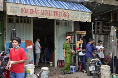 Can hóa chất phát nổ, 5 người bị thương