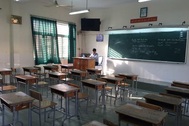 Phòng thi chỉ có.... 1 thí sinh