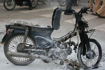 Hà Nội: Lại một vụ đốt xe giữa phố