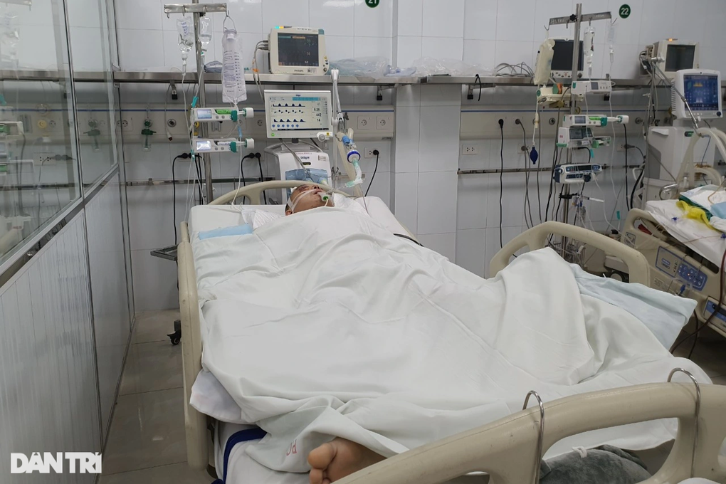 Gói xôi 10 ngàn chia 2 bữa, vợ nghèo khẩn cầu cứu chồng đang nguy kịch - 2 Gói xôi 10 ngàn chia 2 bữa, vợ nghèo khẩn cầu cứu chồng đang nguy kịch - 2