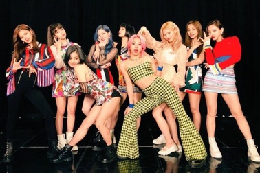 Ca khúc mới của nhóm TWICE bị cấm phát sóng
