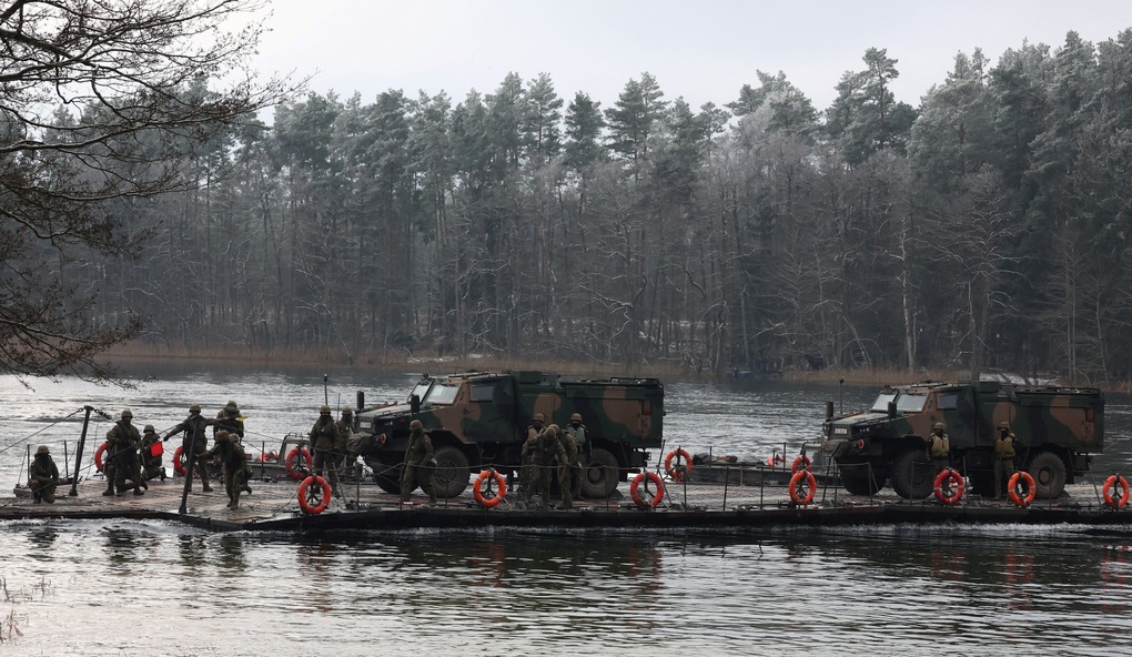 NATO tập trận tại vùng tử huyệt sát Nga - 4 NATO tập trận tại vùng tử huyệt sát Nga - 4