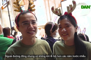Không khí đón Giáng sinh rộn ràng khắp đường phố TPHCM