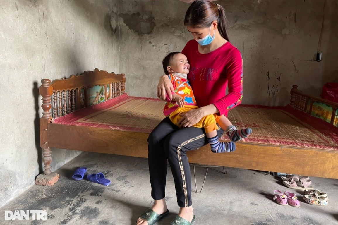 Bé 20 tháng tuổi mắc bệnh tim bẩm sinh khắc khoải cầu xin được cứu sống - 2 Bé 20 tháng tuổi mắc bệnh tim bẩm sinh khắc khoải cầu xin được cứu sống - 2