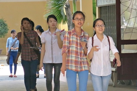 Đề Toán dễ thở, thí sinh thoải mái kết thúc môn thi đầu tiên