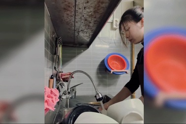 Du học sinh Việt ở Hàn Quốc "ăn nhanh, ngủ vội" để kiếm tiền trả nợ