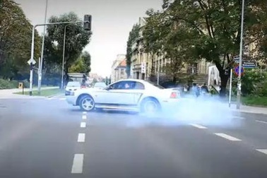 Ford Mustang - Niềm đam mê bất tận