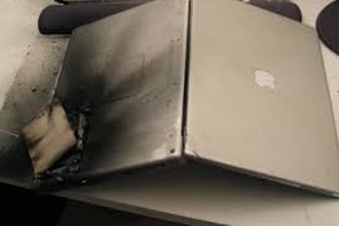 MacBook Pro có thể bị cấm mang lên máy bay vì nguy cơ cháy, nổ pin