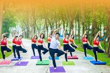 Màn trình diễn bùng nổ của 2 kiện tướng tại "Ngày hội yoga Dân trí" 12/8