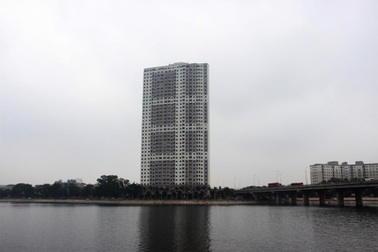 Xâm nhập tòa chung cư cao 37 tầng xây vượt phép của "đại gia điếu cày"