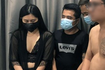 Hà Nội: Hai cô gái cùng 6 thanh niên "phê" ma túy ở chung cư cao cấp