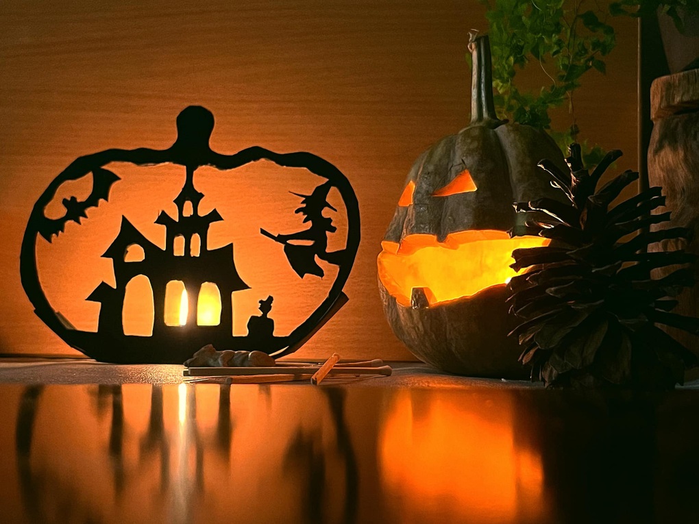 Người Việt mua bí ngô khủng, hình nộm ma quái trang trí nhà dịp Halloween - 5 Người Việt mua bí ngô khủng, hình nộm ma quái trang trí nhà dịp Halloween - 5