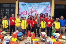 Quảng Bình: Hàng trăm suất quà Tết đến với học sinh và đồng bào dân tộc