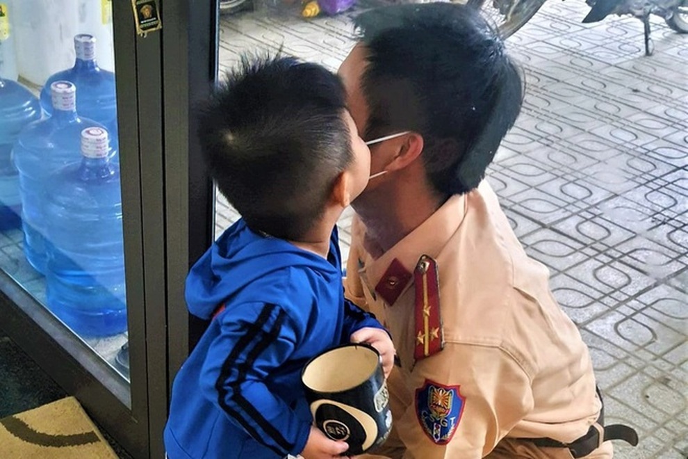 Xin thắp nén tâm hương và ngọn nến ấm áp tưởng nhớ đến đồng bào đã mất - 7 Xin thắp nén tâm hương và ngọn nến ấm áp tưởng nhớ đến đồng bào đã mất - 7