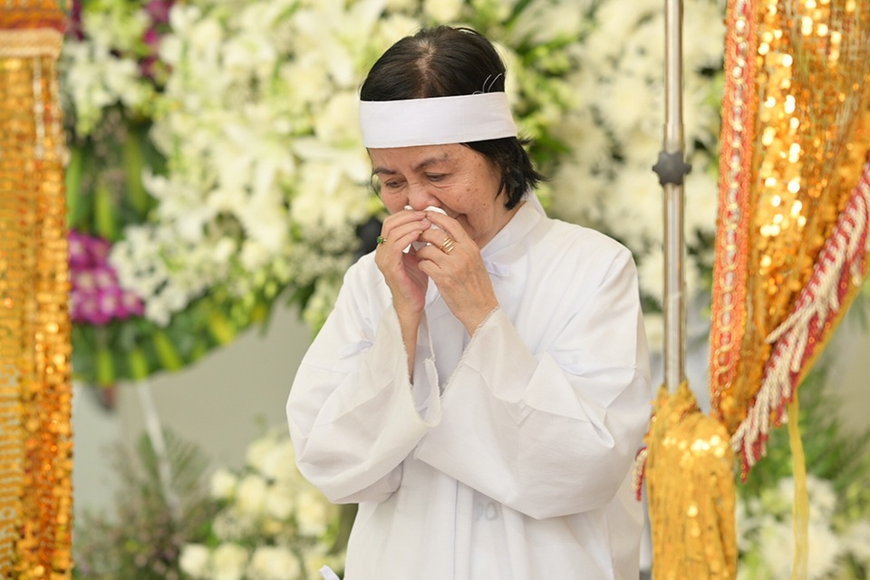 Linh cữu diễn viên Chánh Tín sẽ di chuyển ngang nhà cũ trước khi hoả táng - 3 Linh cữu diễn viên Chánh Tín sẽ di chuyển ngang nhà cũ trước khi hoả táng - 3