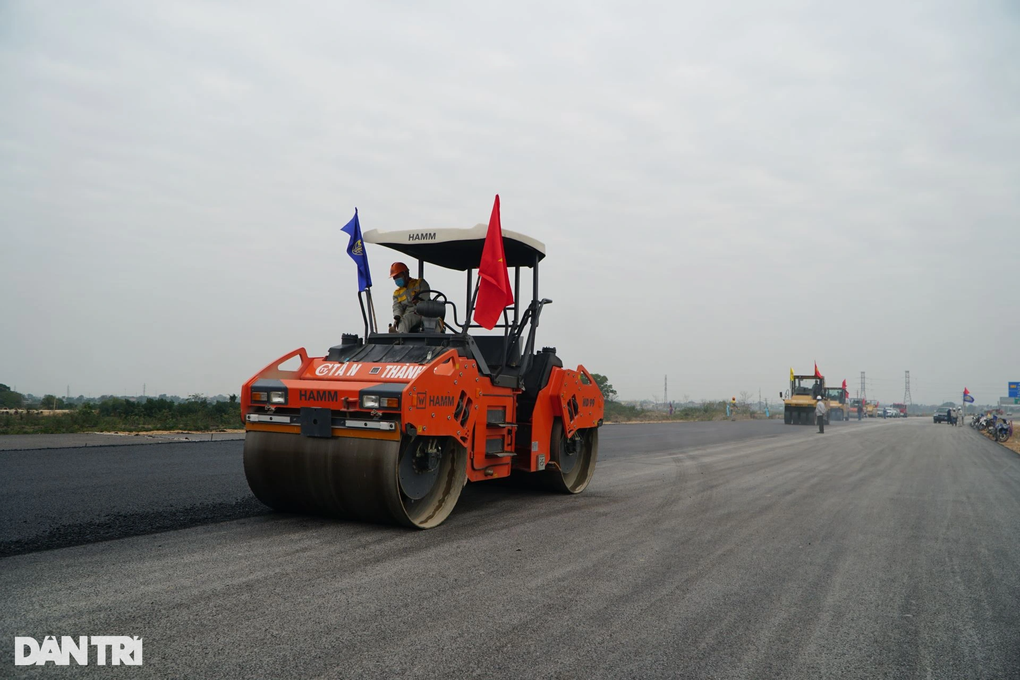 Thủ tướng: Không để xảy ra tham nhũng, tiêu cực khi thi công cao tốc - 2 Thủ tướng: Không để xảy ra tham nhũng, tiêu cực khi thi công cao tốc - 2