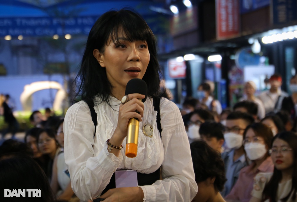 Marc Levy giao lưu tại TPHCM: Nếu chỉ còn 7 ngày trên đời, tôi sẽ... - 7 Marc Levy giao lưu tại TPHCM: Nếu chỉ còn 7 ngày trên đời, tôi sẽ... - 7