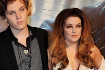 Cháu trai Elvis Presley chết ở tuổi 27