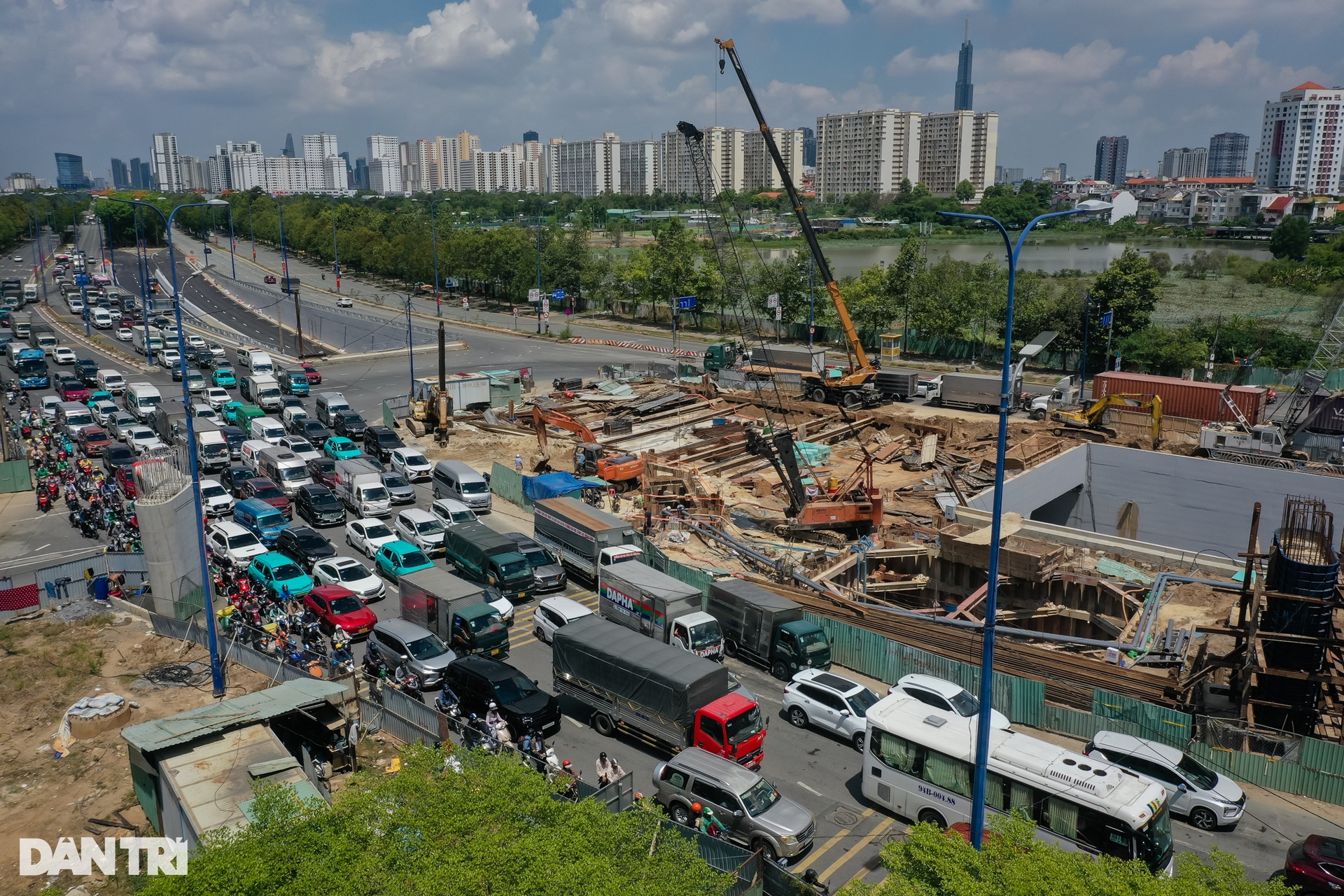 Nhánh hầm chui đầu tiên ở nút giao lớn nhất TPHCM hoàn thành - 10 Nhánh hầm chui đầu tiên ở nút giao lớn nhất TPHCM hoàn thành - 10
