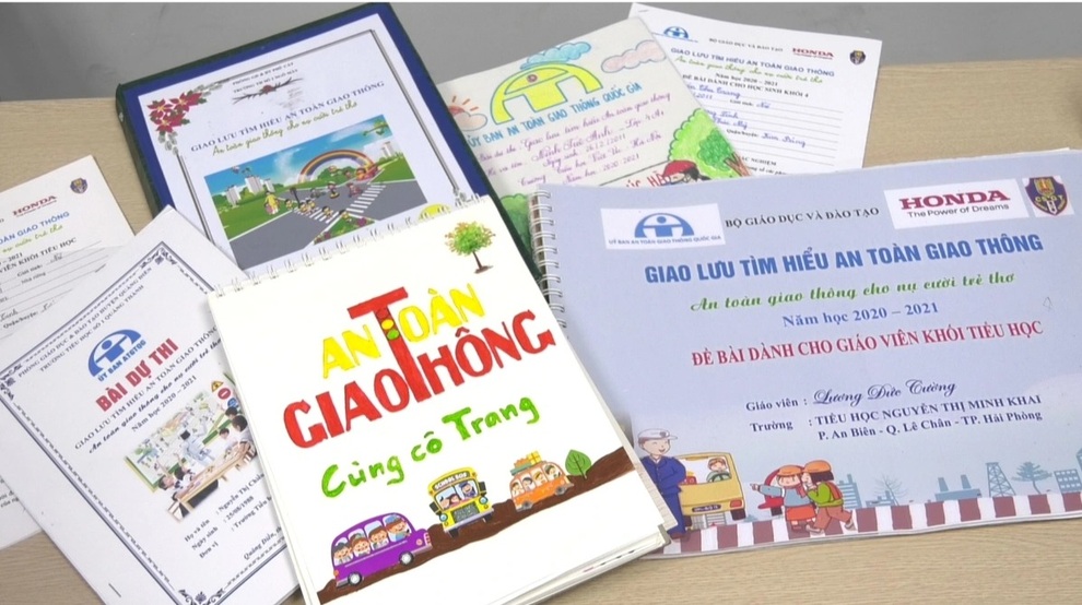 2,1 triệu bài dự thi An toàn giao thông cho nụ cười trẻ thơ - 1 2,1 triệu bài dự thi An toàn giao thông cho nụ cười trẻ thơ - 1