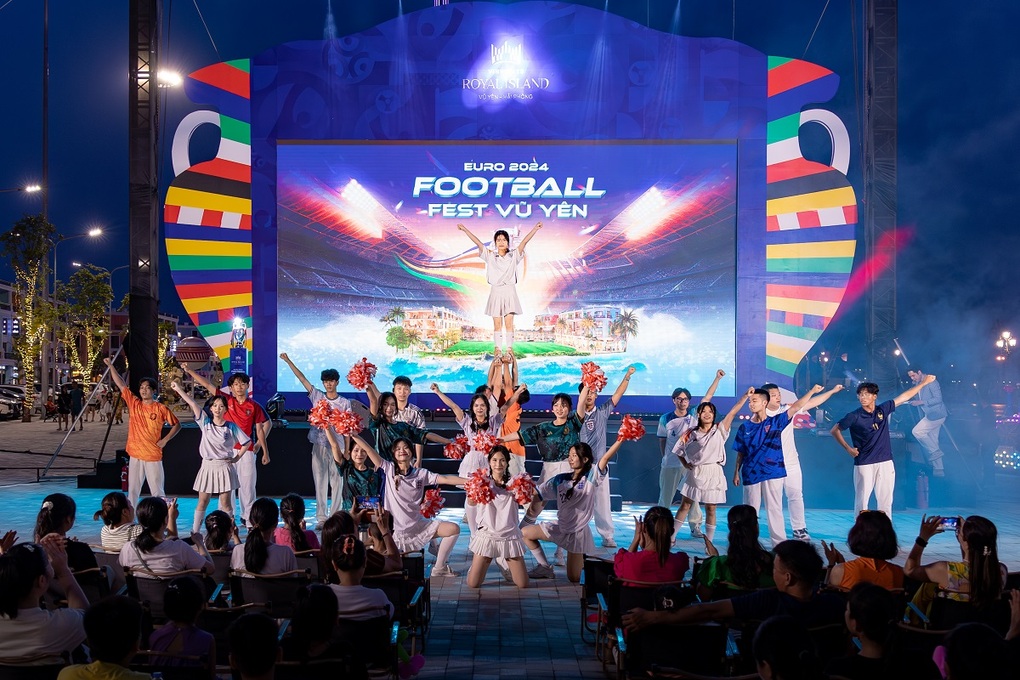 Sống cùng Euro 2024 theo phong cách mới tại phố đi bộ Công viên Vũ Yên - 2 Sống cùng Euro 2024 theo phong cách mới tại phố đi bộ Công viên Vũ Yên - 2