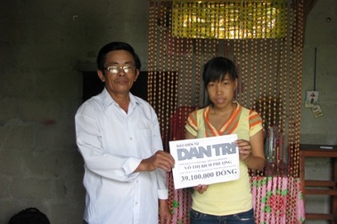 Hơn 39 triệu đồng đến với cô gái mồ côi bị bệnh ung thư máu